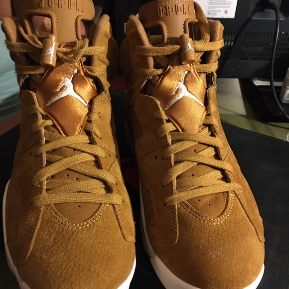 Jordan 6 WHEAT - Picture 3 of 5
